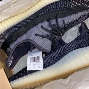 YEEZY BOOST 350 V2 Carbon